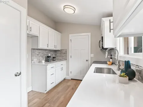 42 SE 74th Avenue Portland OR 97215