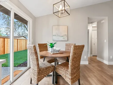 42 SE 74th Avenue Portland OR 97215