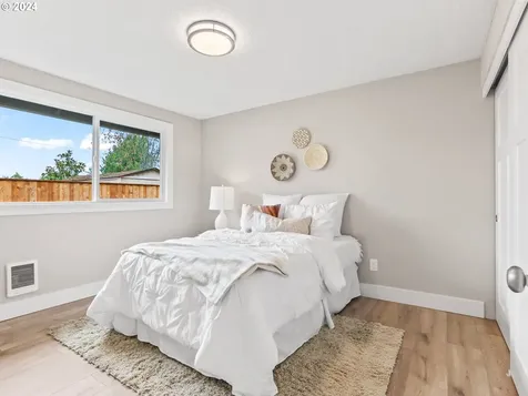 42 SE 74th Avenue Portland OR 97215