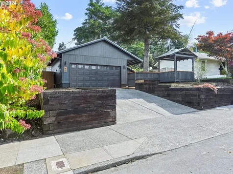 42 SE 74th Avenue Portland OR 97215