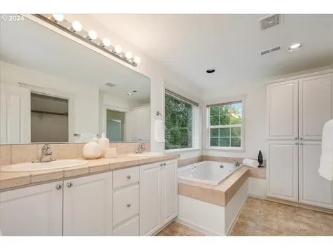 17278 NW Sandpines Lane Beaverton OR 97006
