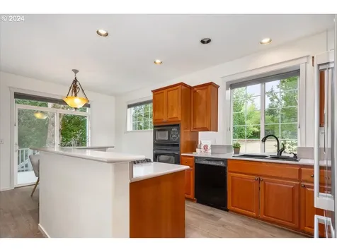 17278 NW Sandpines Lane Beaverton OR 97006