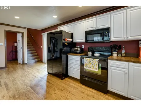 609 Se Acacia Lane Gresham OR 97080