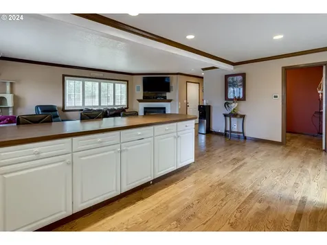609 Se Acacia Lane Gresham OR 97080