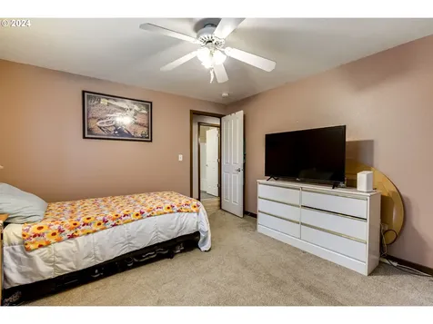 609 Se Acacia Lane Gresham OR 97080