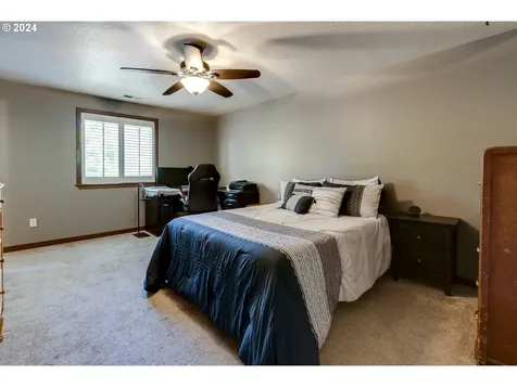 609 Se Acacia Lane Gresham OR 97080