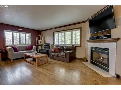 609 Se Acacia Lane Gresham OR 97080
