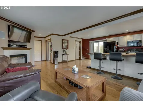 609 Se Acacia Lane Gresham OR 97080