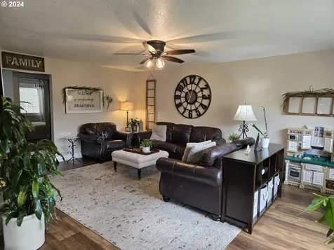1078 N Grant Street Canby OR 97013