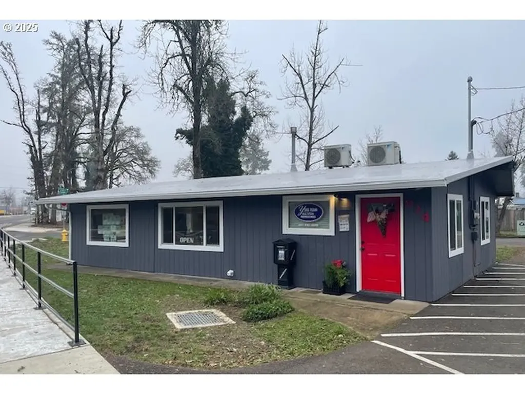 914 N 9th Street Cottage Grove OR 97424