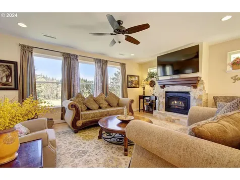 36403 NE 127th Avenue La Center WA 98629