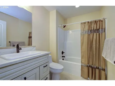 36403 NE 127th Avenue La Center WA 98629