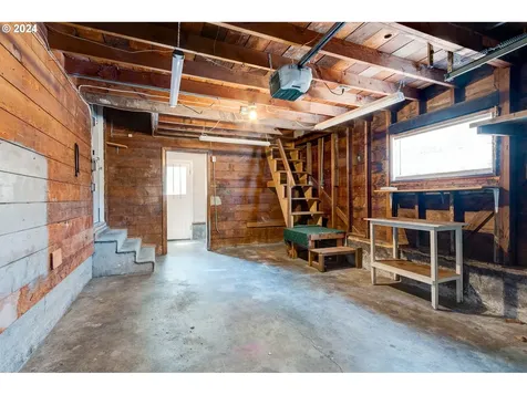 8626 Ne Thompson Street Portland OR 97220