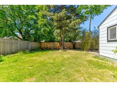 8626 Ne Thompson Street Portland OR 97220