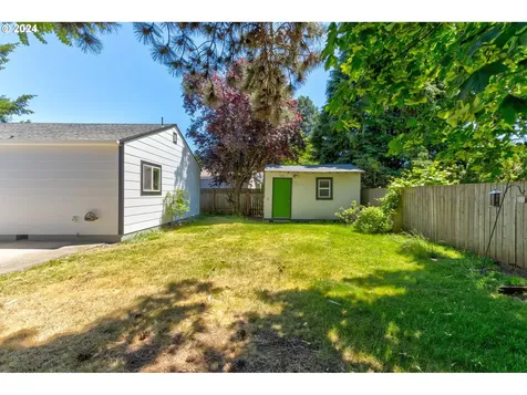 8626 Ne Thompson Street Portland OR 97220