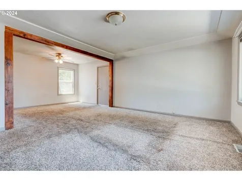 8626 Ne Thompson Street Portland OR 97220