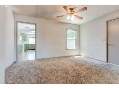 8626 Ne Thompson Street Portland OR 97220