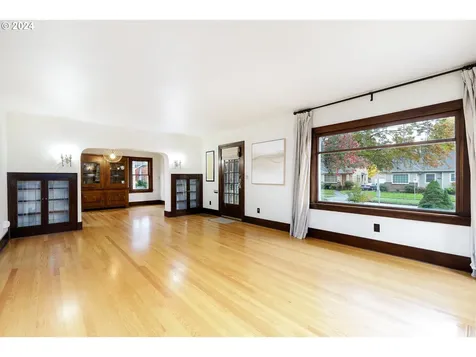 1935 N Willamette Boulevard Portland OR 97217