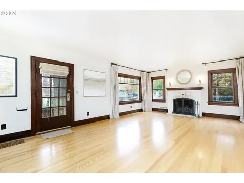 1935 N Willamette Boulevard Portland OR 97217