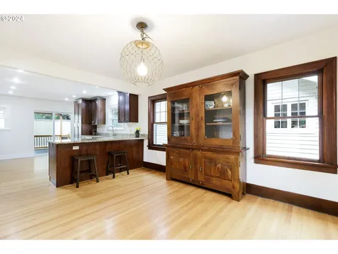 1935 N Willamette Boulevard Portland OR 97217