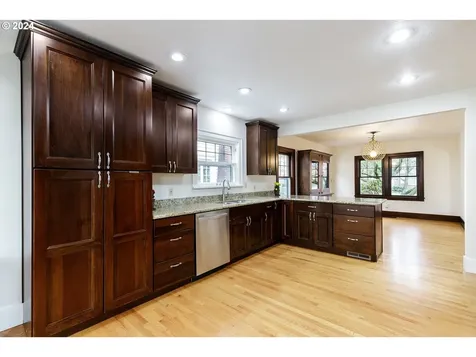 1935 N Willamette Boulevard Portland OR 97217