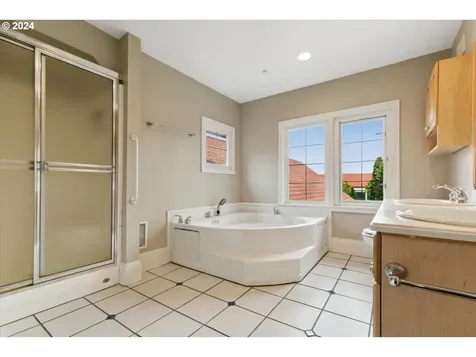 35 Se 32nd Avenue Portland OR 97214