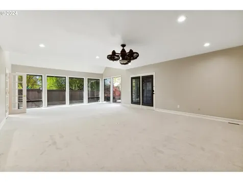 35 Se 32nd Avenue Portland OR 97214