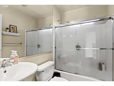 2808 E 25th Street Vancouver WA 98661