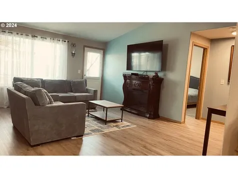 1036 Molokai Street Se Salem OR 97317