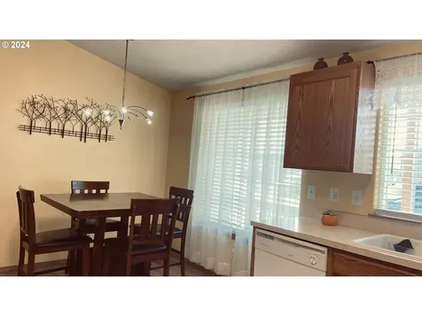 1036 Molokai Street Se Salem OR 97317