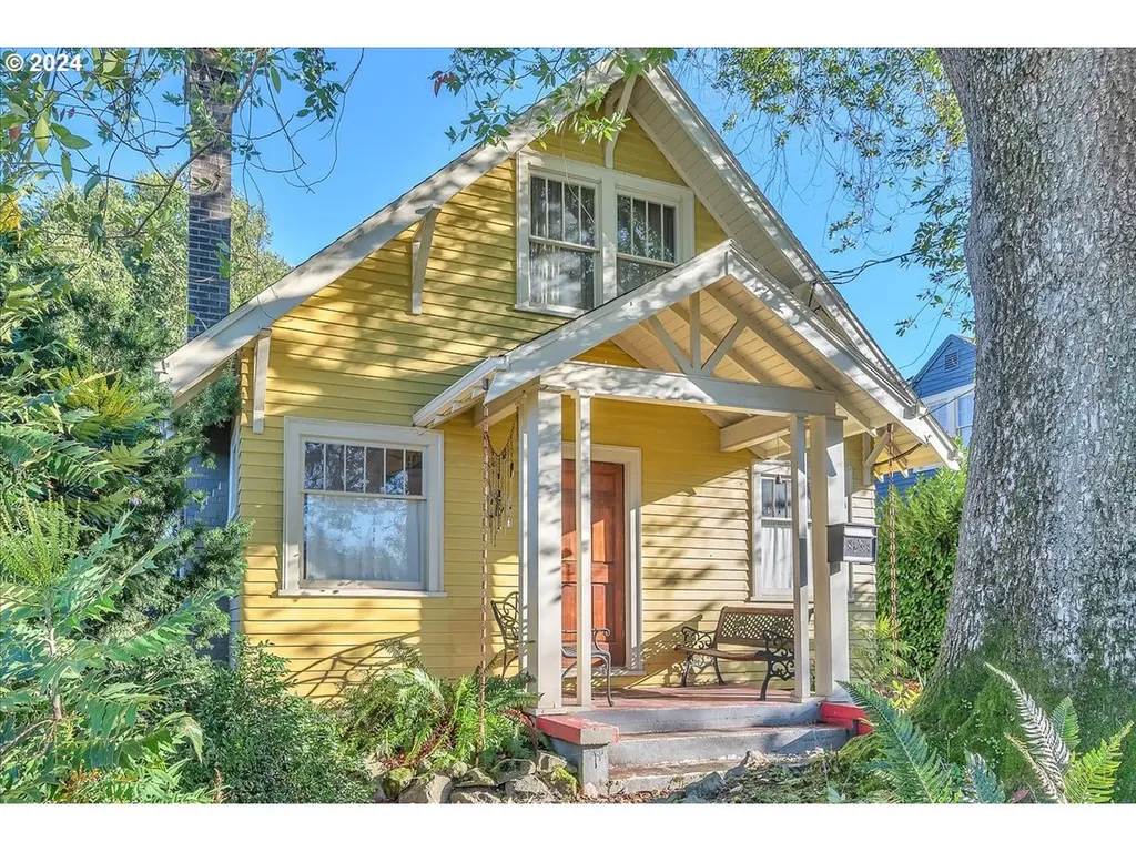 8238 N Hurst Avenue Portland OR 97203