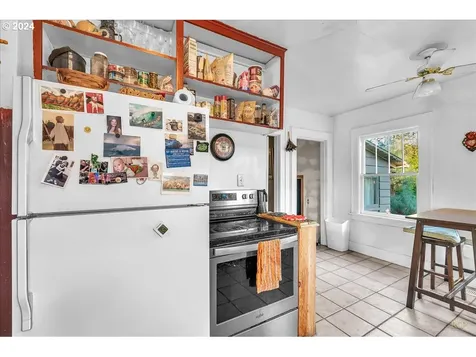8238 N Hurst Avenue Portland OR 97203