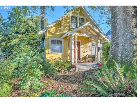 8238 N Hurst Avenue Portland OR 97203