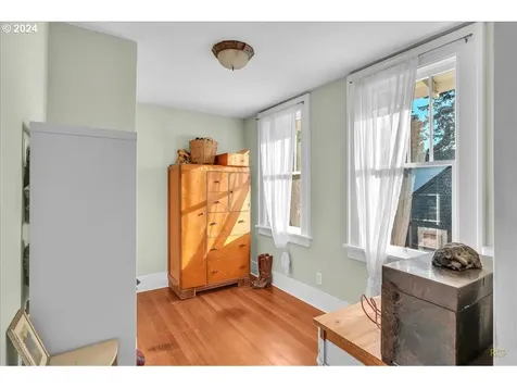 8238 N Hurst Avenue Portland OR 97203
