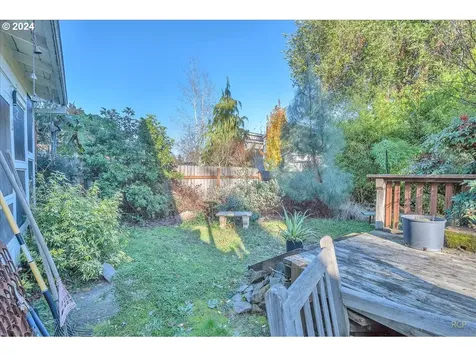 8238 N Hurst Avenue Portland OR 97203