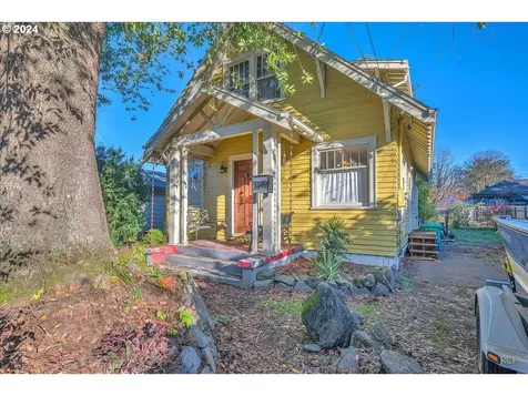 8238 N Hurst Avenue Portland OR 97203