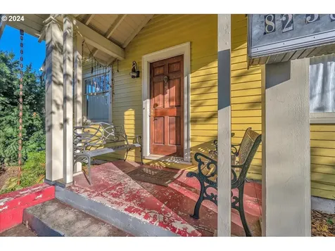 8238 N Hurst Avenue Portland OR 97203