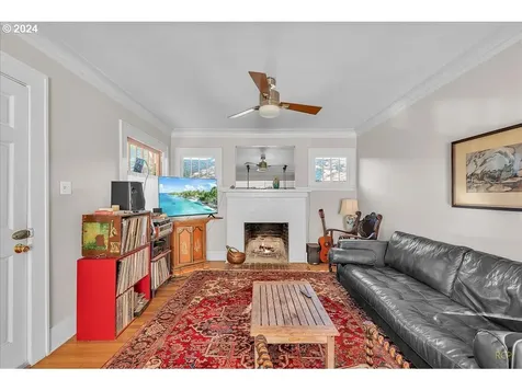 8238 N Hurst Avenue Portland OR 97203