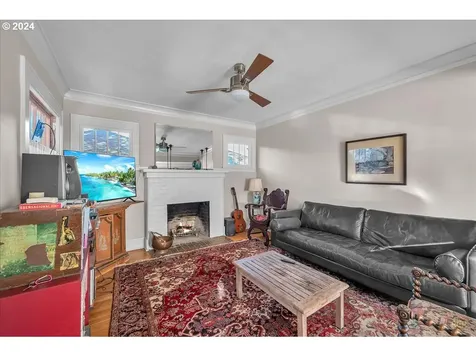 8238 N Hurst Avenue Portland OR 97203