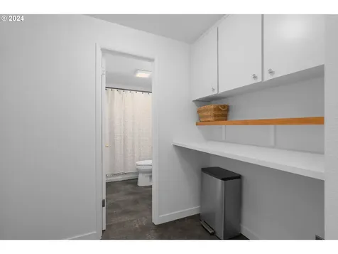 9649 Sw 49th Avenue Portland OR 97219