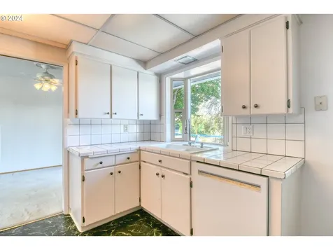 3239 SW Isaac Avenue Pendleton OR 97801