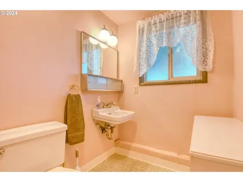 3239 SW Isaac Avenue Pendleton OR 97801