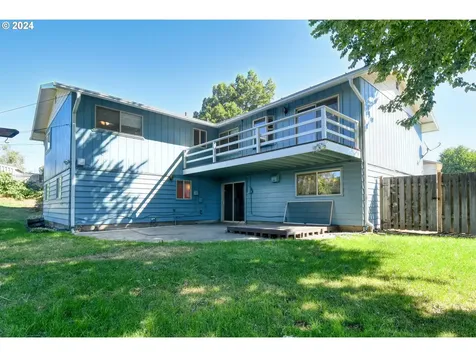 3239 SW Isaac Avenue Pendleton OR 97801