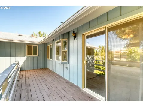 3239 SW Isaac Avenue Pendleton OR 97801