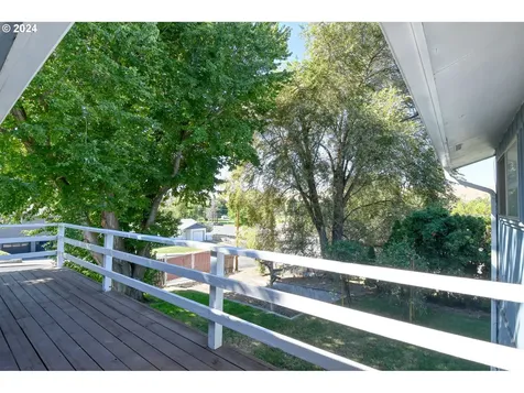 3239 SW Isaac Avenue Pendleton OR 97801