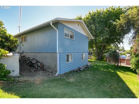 3239 SW Isaac Avenue Pendleton OR 97801