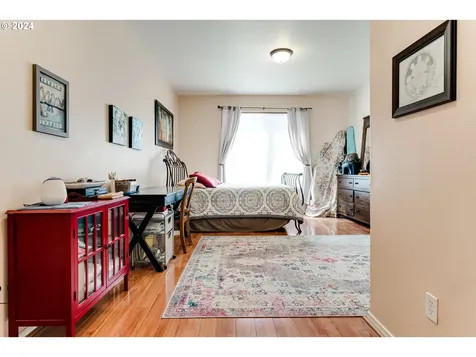 1096 Throne Drive Eugene OR 97402