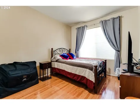 1096 Throne Drive Eugene OR 97402
