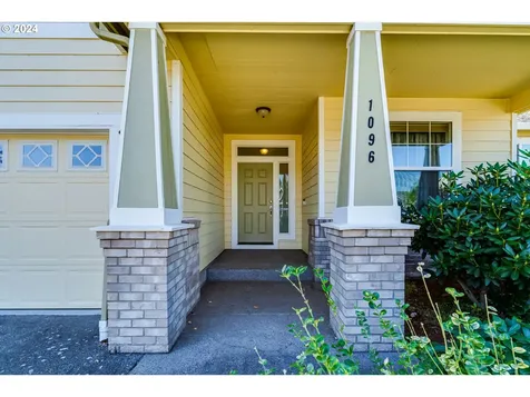 1096 Throne Drive Eugene OR 97402