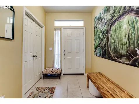 1096 Throne Drive Eugene OR 97402